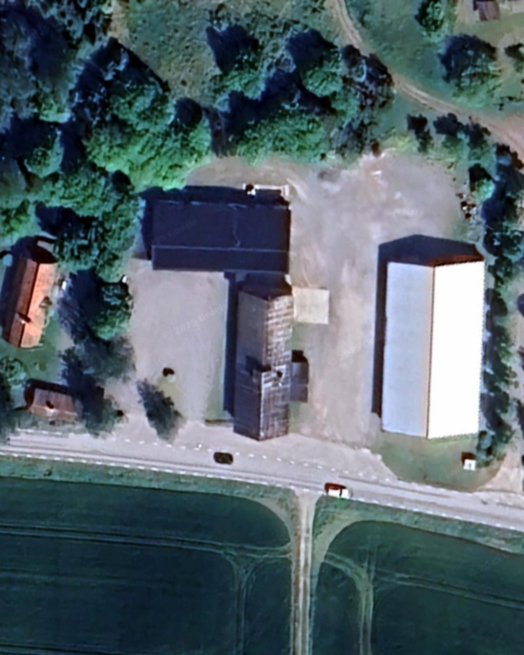 På gården